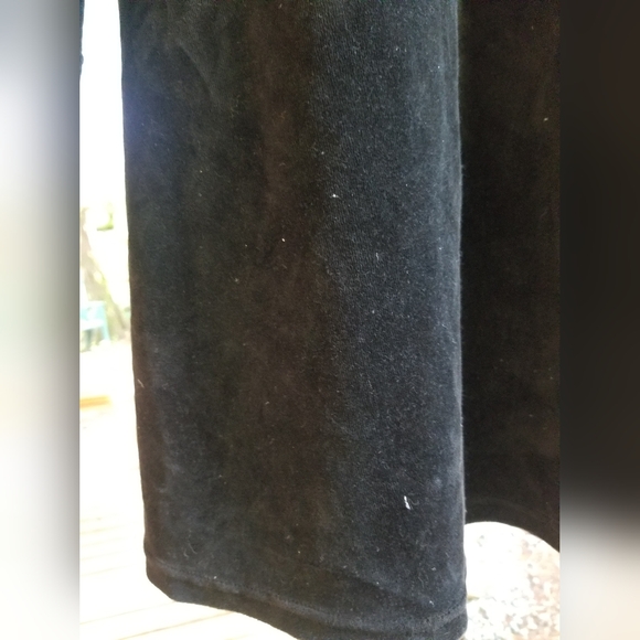 White Shawl Sweater & Black Velvet Long Sleeve Scoop Neck Dress Hazel & Co Small - Picture 7 of 16